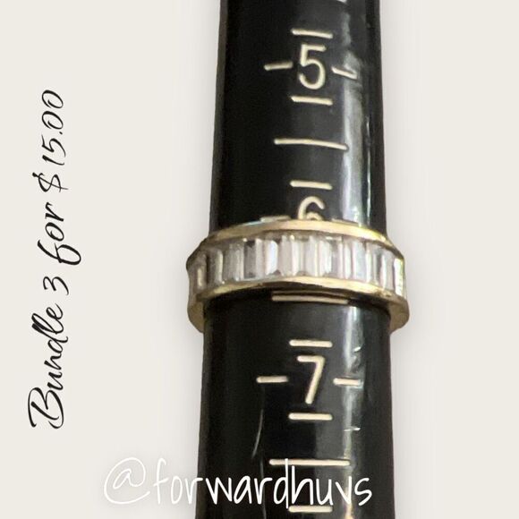 Bundle Sale 3 for $15 | Goldtone and Glass Ring Size 6 - Picture 4 of 6